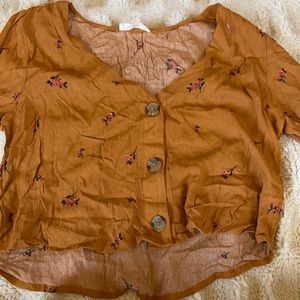 Buttoned crop long sleeve